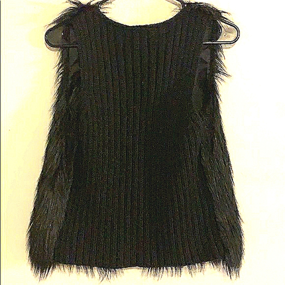 3 for 30.00 M.L.L.P. black fur vest size S. - Picture 4 of 7